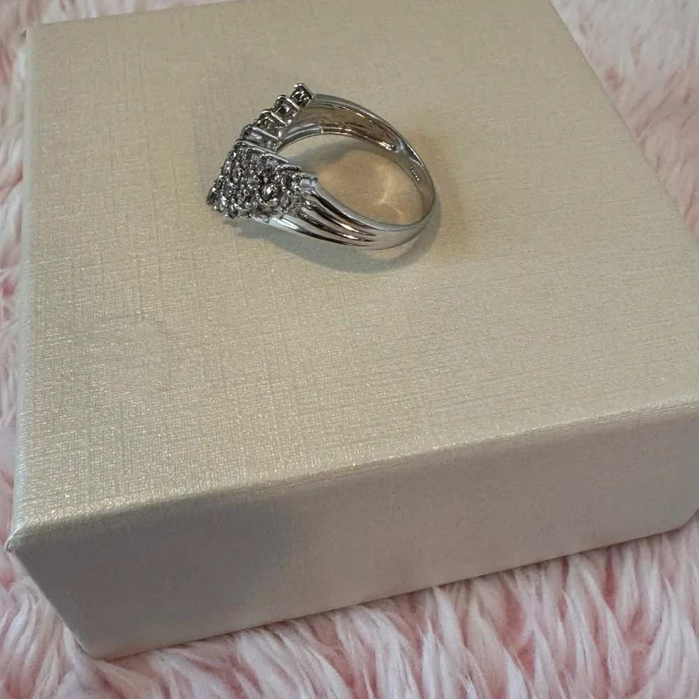 V-Ring 1 Carat Clustered NATURAL DIAMOND in Platinum 900 Setting 5 grams - Picture 5 of 5